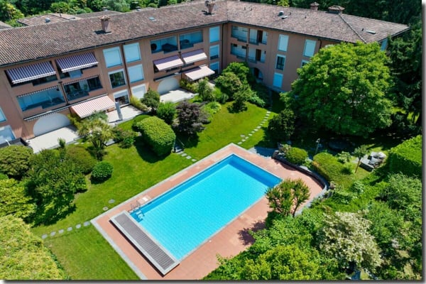 Moderne 2 1/2 Zimmer-Ferienwohnung mit grossem Pool an attraktiver Lage in Ascona 3