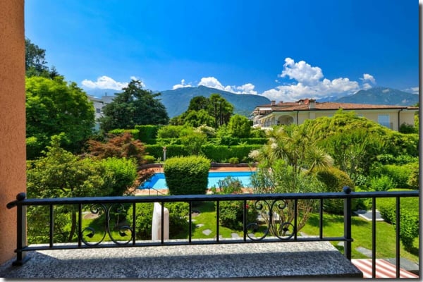 Moderne 2 1/2 Zimmer-Ferienwohnung mit grossem Pool an attraktiver Lage in Ascona 5