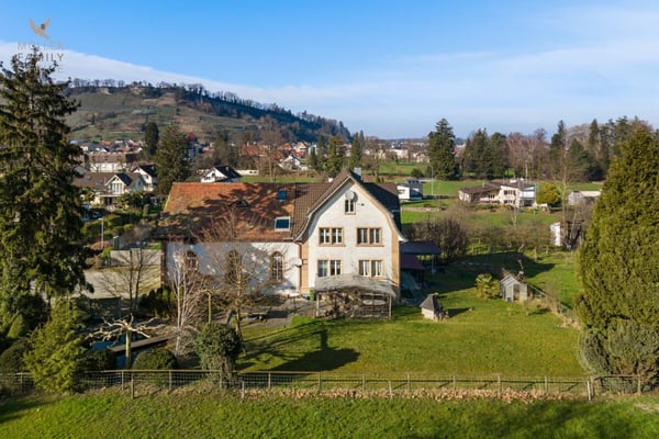 Aussergewöhnliches Einfamilienhaus (ehemaliges Kirchlein) an ruhiger Lage mit viel Entwicklungspotenzial (Mehrgenerationenhaus möglich) 4