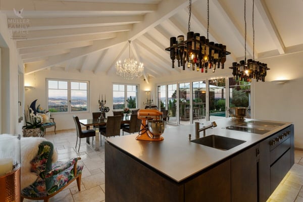 Mediterrane Luxusvilla mit Naturpool und traumhaftem Gartenparadies 11