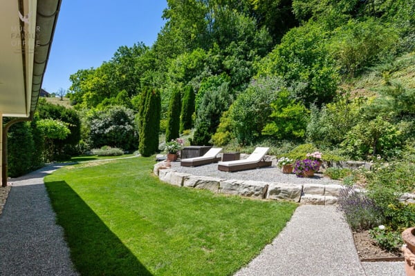 Mediterrane Luxusvilla mit Naturpool und traumhaftem Gartenparadies 5