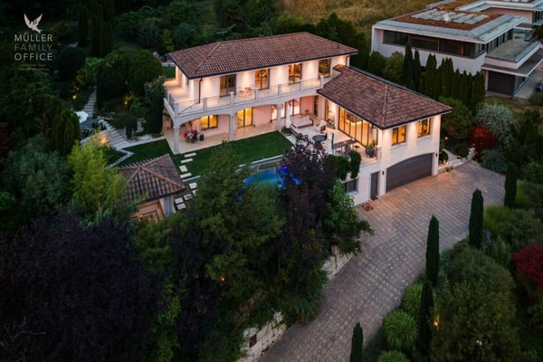 Mediterrane Luxusvilla mit Naturpool und traumhaftem Gartenparadies 7