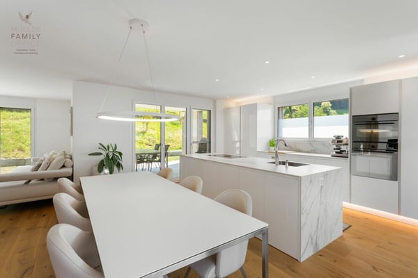 Wohnen wie im Einfamilienhaus - Exklusive 4 1/2 Zimmer-Gartenwohnung mit schöner Seesicht, viel Privatsphäre und hochwertigem Ausbau 11