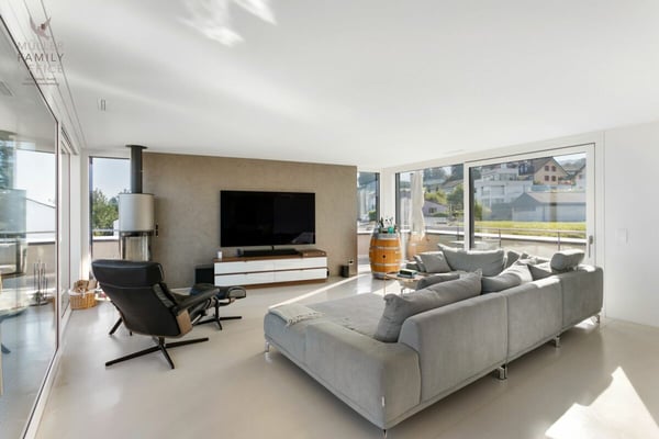 Neuwertige 5 1/2 Zimmer-Attika-Maisonettewohnung mit traumhafter Seesicht 9