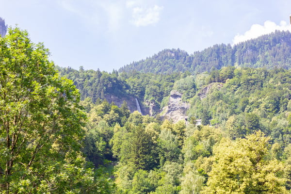 Ein Grundstück inmitten der Berge 9