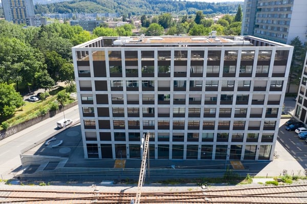 Moderne 1.5-ZWG mit grosser gemeinsamer Dachterrasse 8