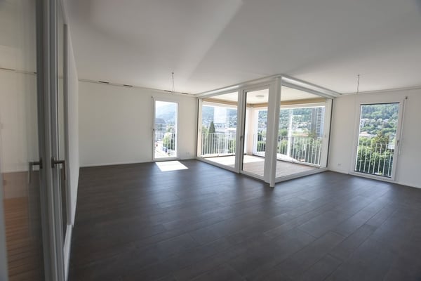 3.5-Zimmer-Attikawohnung mit grosser Terrasse (Blick auf Schüssinsel) 3