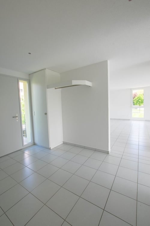 Helle und grosse Wohnung zum Vermieten 3
