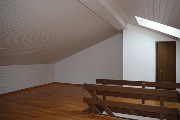 Befristete Galeriewohnung mit Cheminée und 2 Balkonen 6