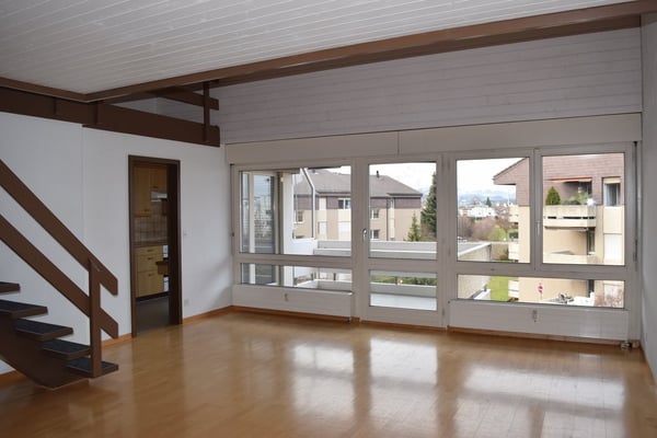 Befristete Galeriewohnung mit Cheminée und 2 Balkonen 4
