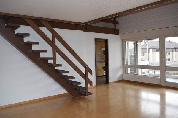 Befristete Galeriewohnung mit Cheminée und 2 Balkonen 8