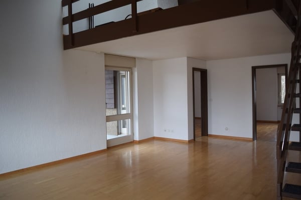 Befristete Galeriewohnung mit Cheminée und 2 Balkonen 7