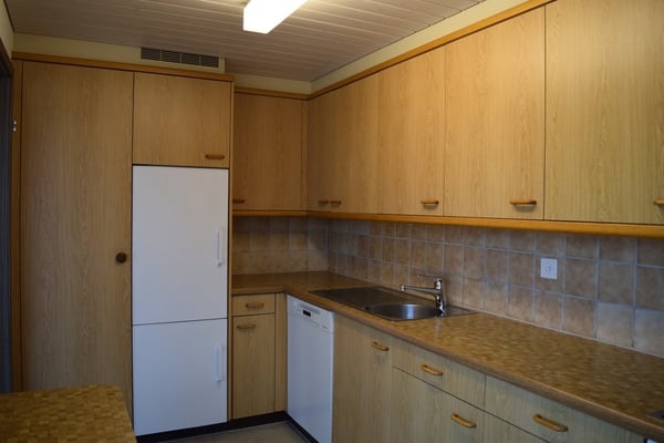 Befristete Galeriewohnung mit Cheminée und 2 Balkonen 3