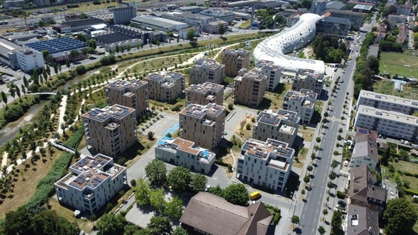Moderne 2.5-Zimmerwohnung mit direkter Aussicht auf die Schüssinsel 9