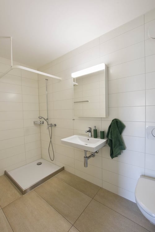 Moderne 3.5-Zimmerwohnung im Jardin du Paradis 5