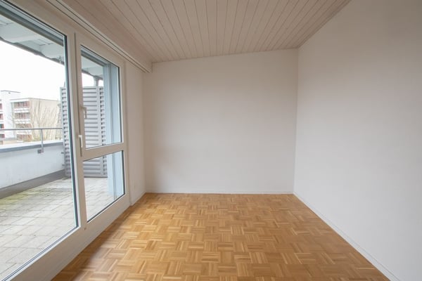 Attikawohnung mit Cheminée, grosser Terrasse + eigener Waschküche 6