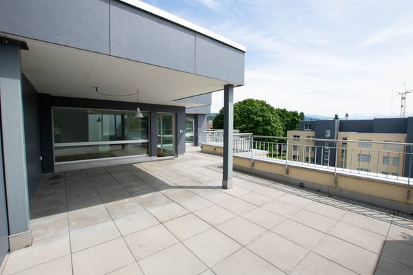 Grandiose Attika-Wohnung mit Sicht auf die Berge 11