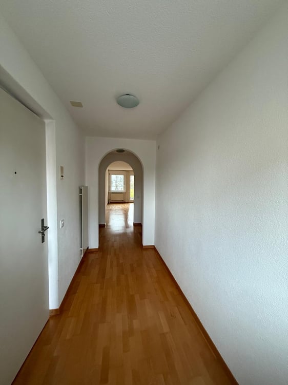 Grosszügige 2.5-Zimmer-Wohnung mit Terrass in Rapperswil-Jona 2