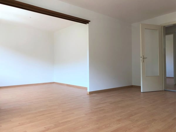 Gemütliche und grosszügige Wohnung an zentraler Lage 2