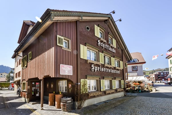 Wohn- und Gasthaus im Zentrum von Einsiedeln mit attraktiver Rendite 2