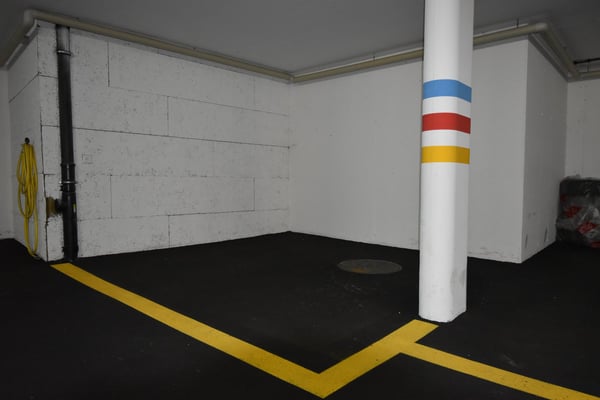 3 Einzelparkplätze und 1 Motorradparkplatz zu vermieten 3