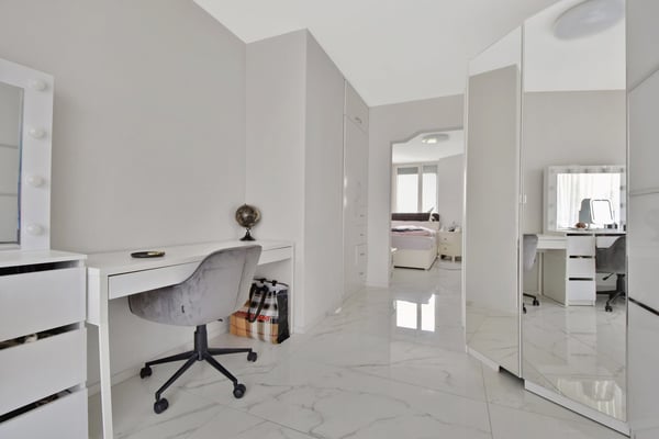 Attraktive 5.5-Zimmer-Maisonettewohnung mit Garten, Hobbyraum und 3 Tiefgaragenplätzen 12