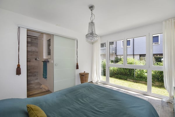 Moderne 2.5-Zimmerwohnung mit grossem Garten und Aussenparkplatz 9