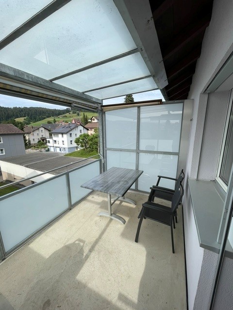 Charmante 3.5-Zimmer-Wohnung mit Balkon und herrlicher Aussicht in Grosshöchstetten 8