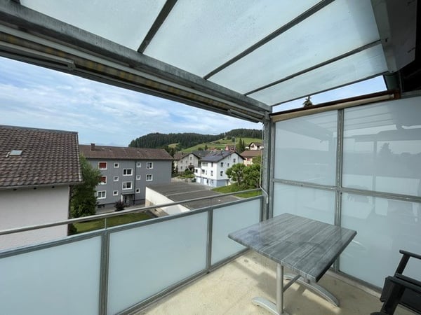 Charmante 3.5-Zimmer-Wohnung mit Balkon und herrlicher Aussicht in Grosshöchstetten 9