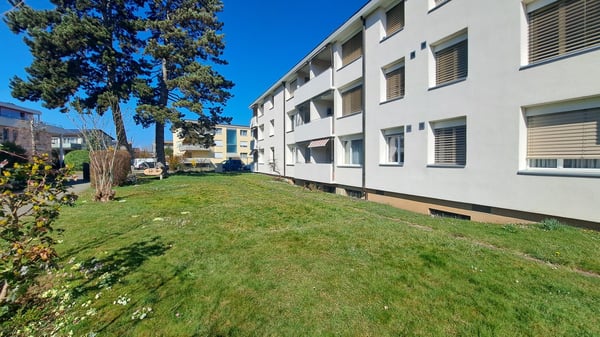 Schöne neu sanierte Wohnung an ruhiger Lage in Seenähe 2