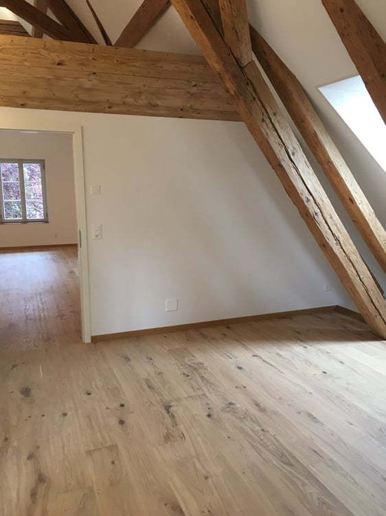 Charmante 2.5-Zimmer-Dachwohnung mit Balkon in Grosshöchstetten 10