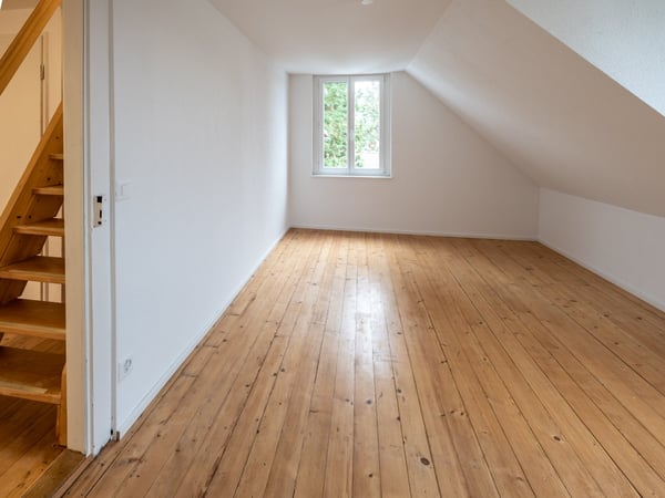 Einzigartig: Sanierte Altbau-Maisonette-Wohnung mit grosser Terrasse. 4