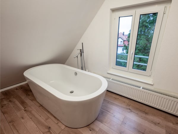 Einzigartig: Sanierte Altbau-Maisonette-Wohnung mit grosser Terrasse. 13