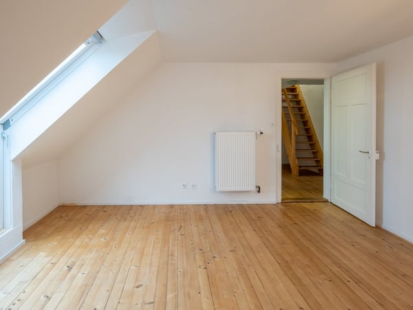 Einzigartig: Sanierte Altbau-Maisonette-Wohnung mit grosser Terrasse. 8