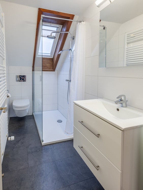 Einzigartig: Sanierte Altbau-Maisonette-Wohnung mit grosser Terrasse. 17