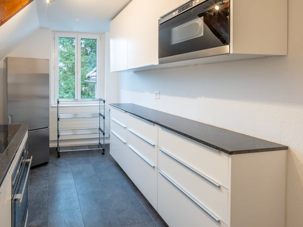 Einzigartig: Sanierte Altbau-Maisonette-Wohnung mit grosser Terrasse. 14