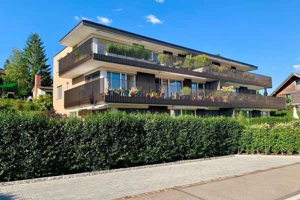 Moderne, Licht durchflutete und ruhige 1.5-Zimmer-Attikawohnung mit grosser Terrasse 12