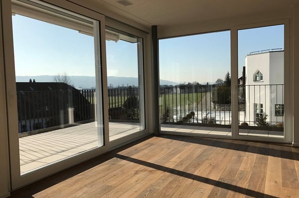 Moderne, Licht durchflutete und ruhige 1.5-Zimmer-Attikawohnung mit grosser Terrasse 4