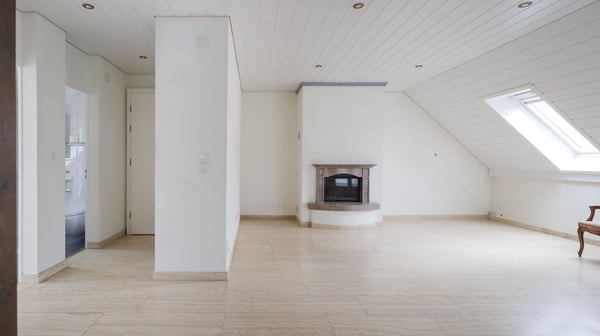 Charmante 1.5-Zimmer-Duplex-Attikawohnung in Oensingen 2