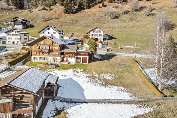 714 m² Bauland mit Mehrfamilienhaus-Projekt in Sumvitg 1