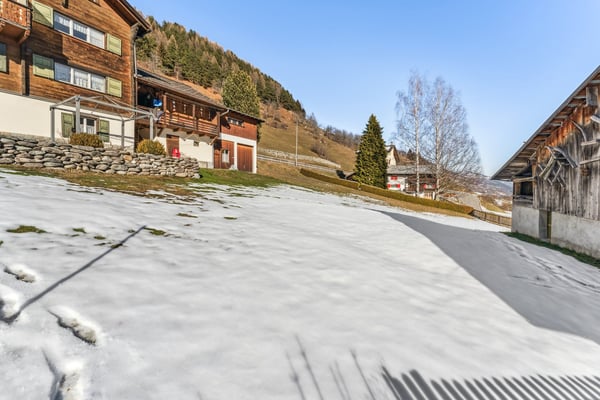 714 m² Bauland mit Mehrfamilienhaus-Projekt in Sumvitg 5