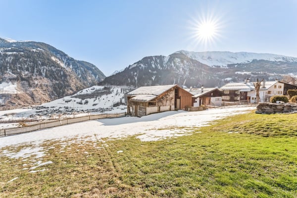 714 m² Bauland mit Mehrfamilienhaus-Projekt in Sumvitg 4