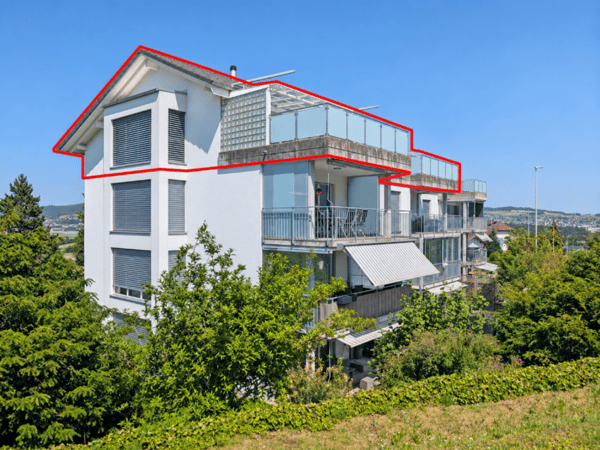 Einzigartige Attikawohnung mit herrlicher Terrasse und Blick in Grüne