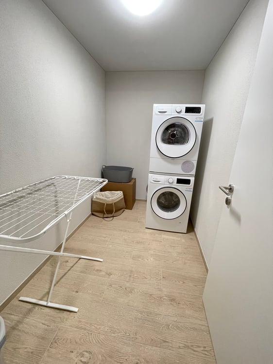 Moderne 2.5-Zimmer-Wohnung mit Balkon und Talblick – Neubau 2024 8
