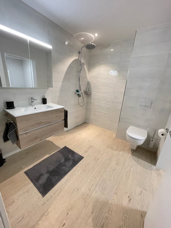 Moderne 2.5-Zimmer-Wohnung mit Balkon und Talblick – Neubau 2024 7