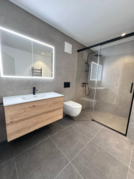 Wohnen der Extraklasse – exklusive 4.5-Zimmer-Terrassenwohnung am Buechenberg 10