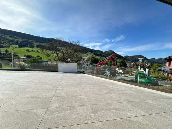 Wohnen der Extraklasse – exklusive 4.5-Zimmer-Terrassenwohnung am Buechenberg 17