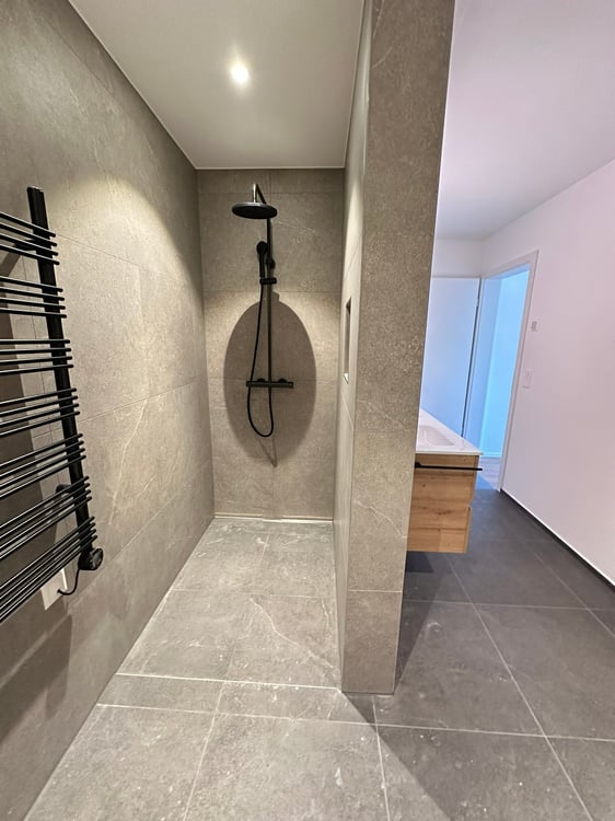 Wohnen der Extraklasse – exklusive 4.5-Zimmer-Terrassenwohnung am Buechenberg 15