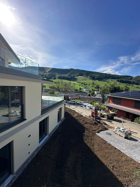 Wohnen der Extraklasse – exklusive 4.5-Zimmer-Terrassenwohnung am Buechenberg 18