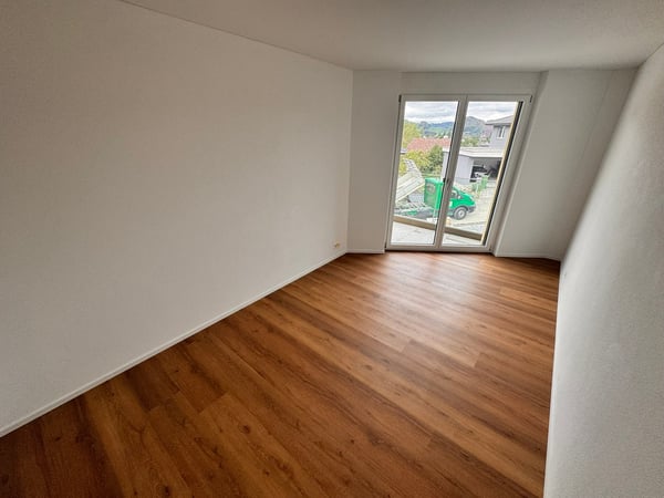 Wohnen der Extraklasse – exklusive 3.5-Zimmer-Terrassenwohnung am Buechenberg 10